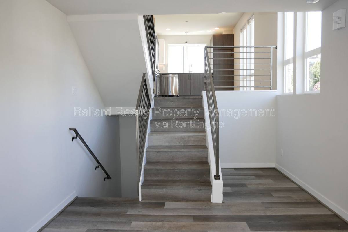 Townhouse for rent at 6251 8th Ave NW, Seattle, WA 98107