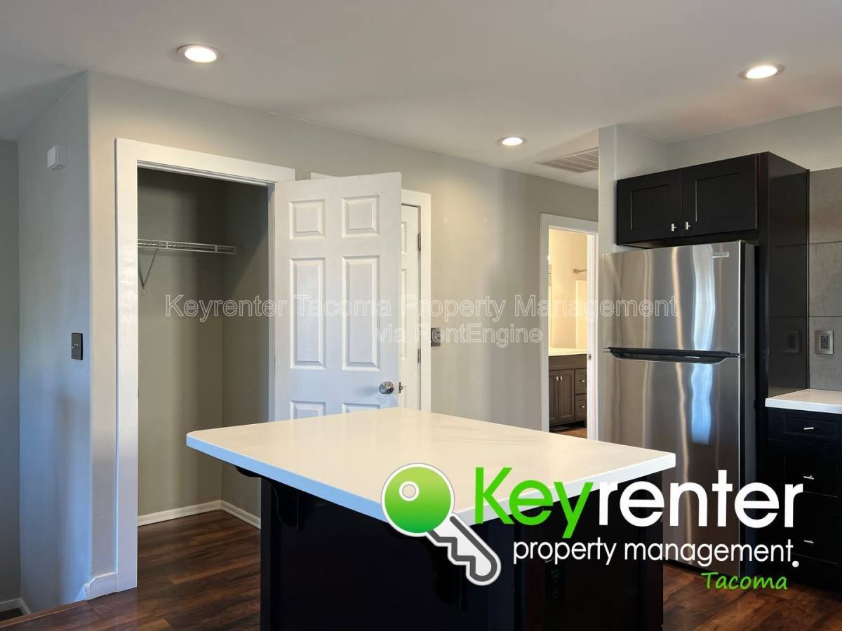 House for rent at 628 N Steele St, Tacoma, WA 98406