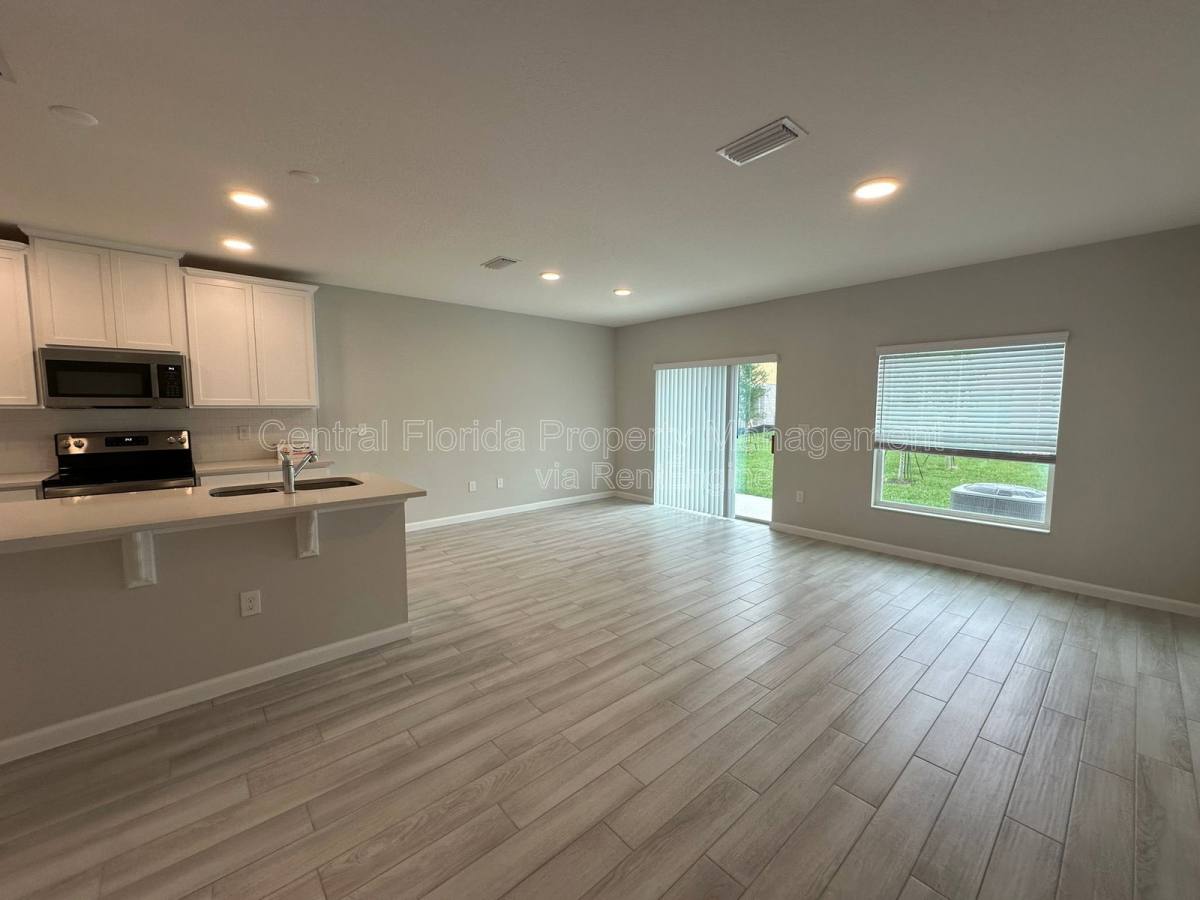 Townhouse for rent at 4361 Campsite Loop, Orlando, FL 32824
