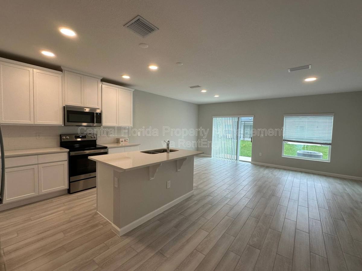 Townhouse for rent at 4361 Campsite Loop, Orlando, FL 32824