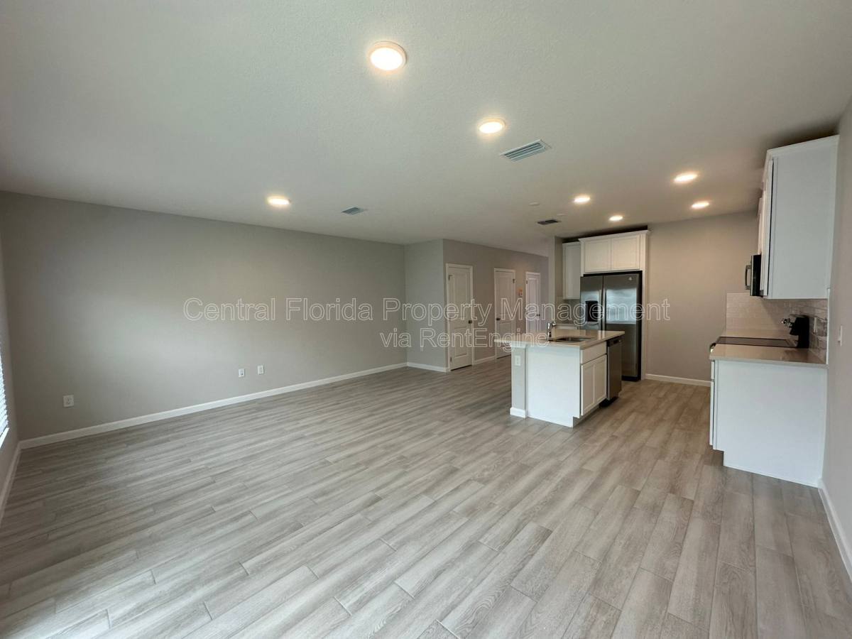 Townhouse for rent at 4361 Campsite Loop, Orlando, FL 32824