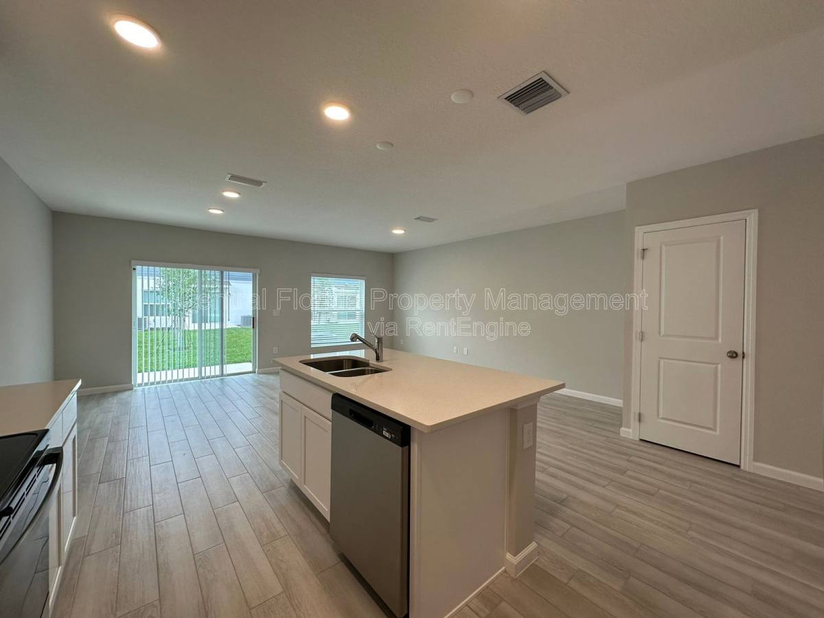 Townhouse for rent at 4361 Campsite Loop, Orlando, FL 32824
