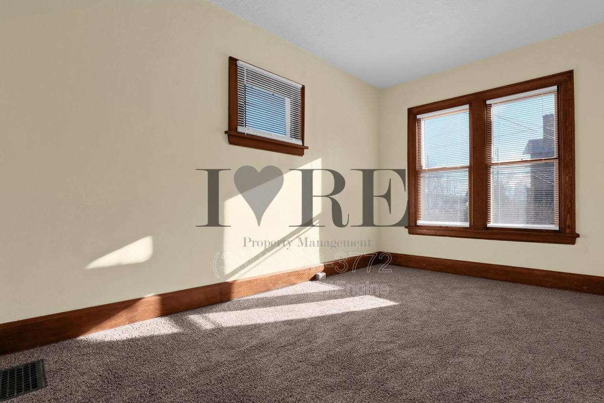 Townhouse for rent at 1257 E Livingston Ave, Columbus, OH 43205