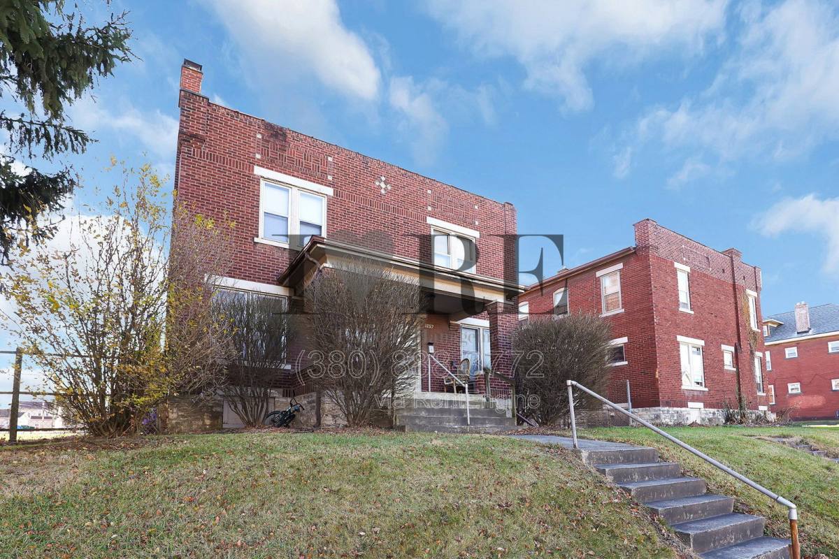 Townhouse for rent at 1257 E Livingston Ave, Columbus, OH 43205