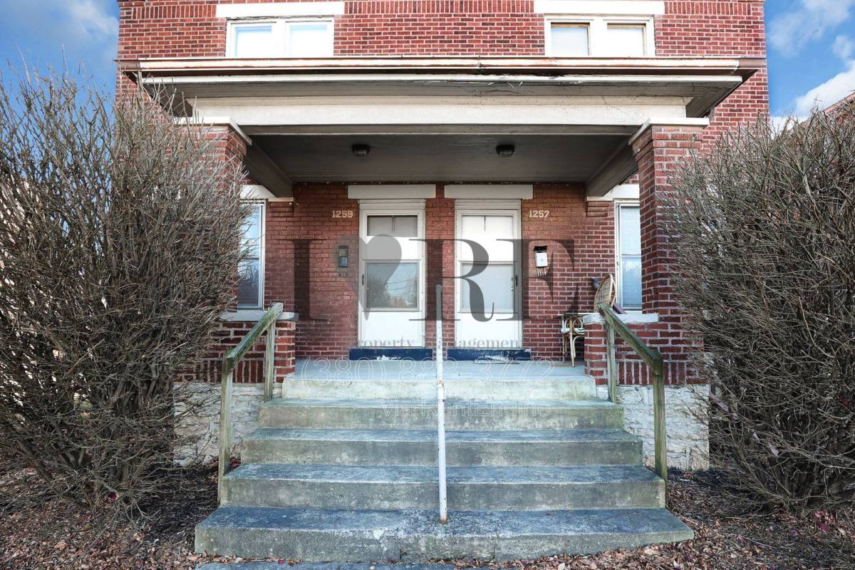 Townhouse for rent at 1257 E Livingston Ave, Columbus, OH 43205