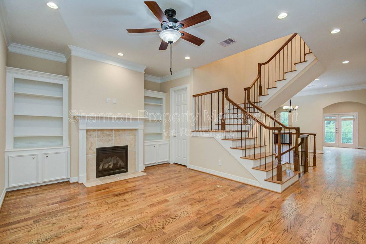 House for rent at 1904 Lauderdale St, Houston, TX 77030
