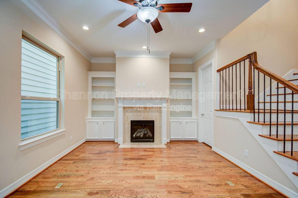 House for rent at 1904 Lauderdale St, Houston, TX 77030