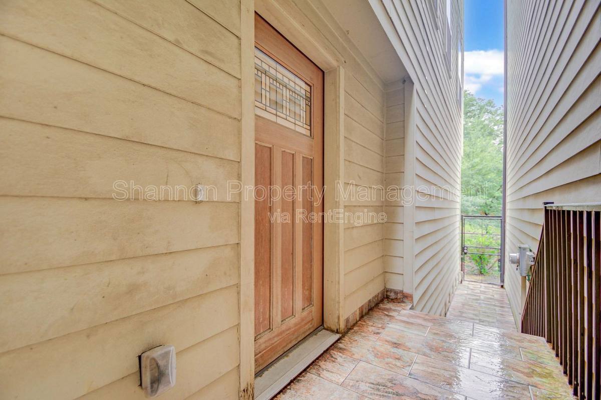 House for rent at 1904 Lauderdale St, Houston, TX 77030
