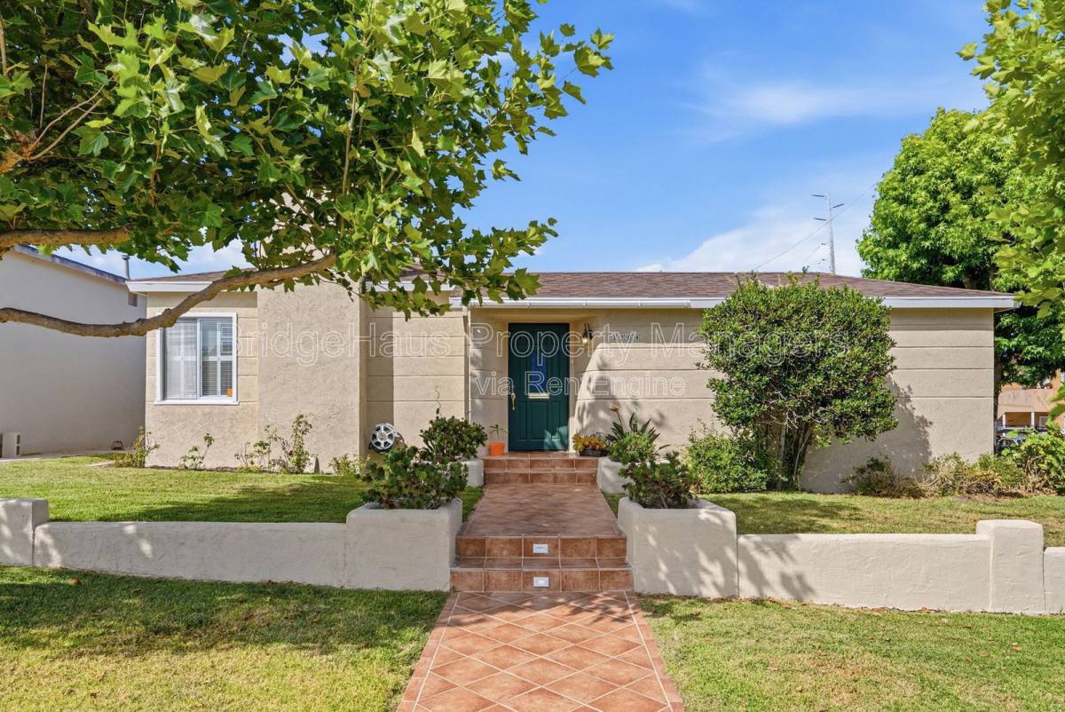 House for rent at 3204 Ingelow St, San Diego, CA 92106