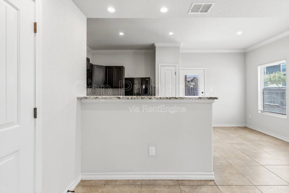 Apartment for rent at 7102 Micayla Cove #103, San Antonio, TX 78244