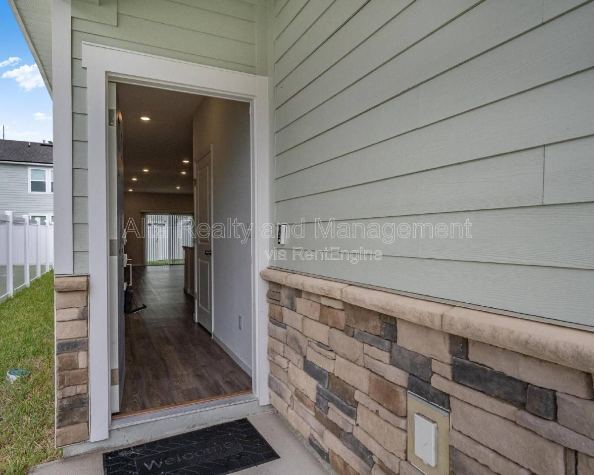 House for rent at 14757 Cashew Ave, Jacksonville, FL 32218