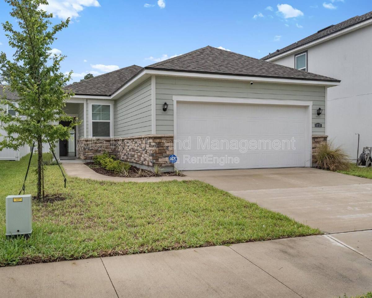 House for rent at 14757 Cashew Ave, Jacksonville, FL 32218