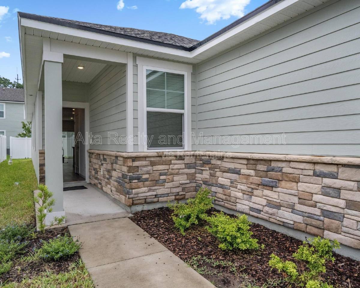 House for rent at 14757 Cashew Ave, Jacksonville, FL 32218