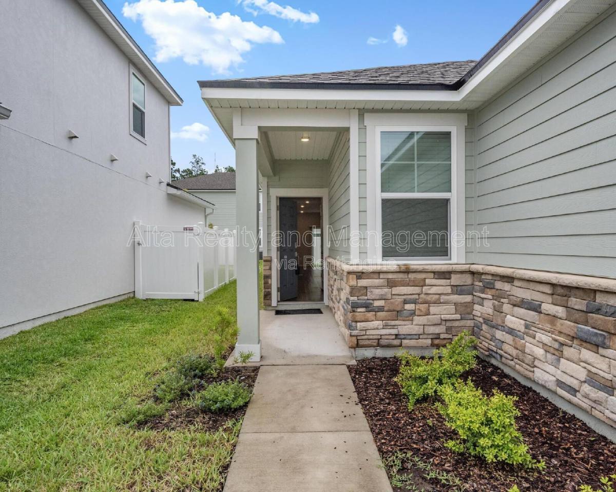 House for rent at 14757 Cashew Ave, Jacksonville, FL 32218