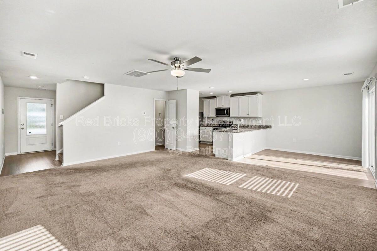 House for rent at 7112 Galway City St, Charlotte, NC 28214