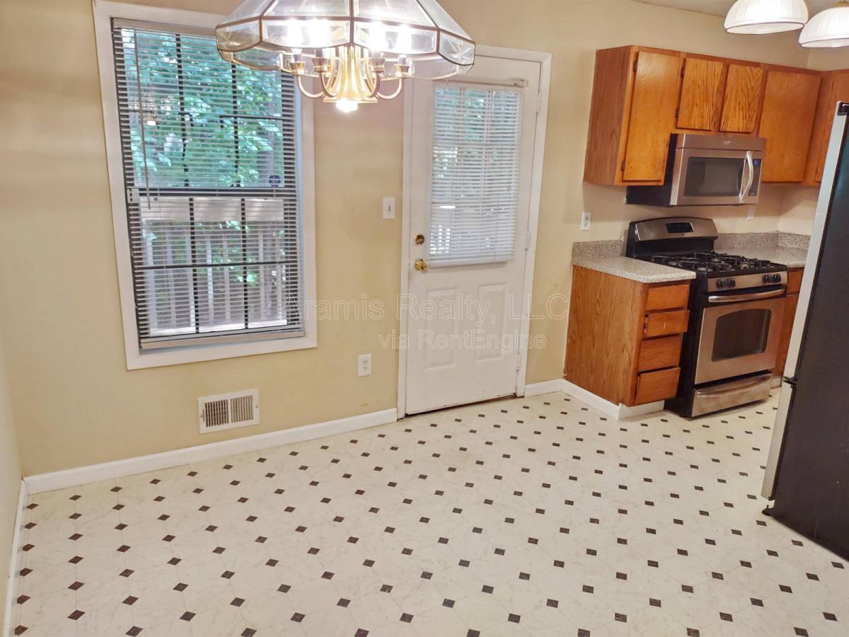 Townhouse for rent at 3032 Destin Circle, Snellville, GA 30078