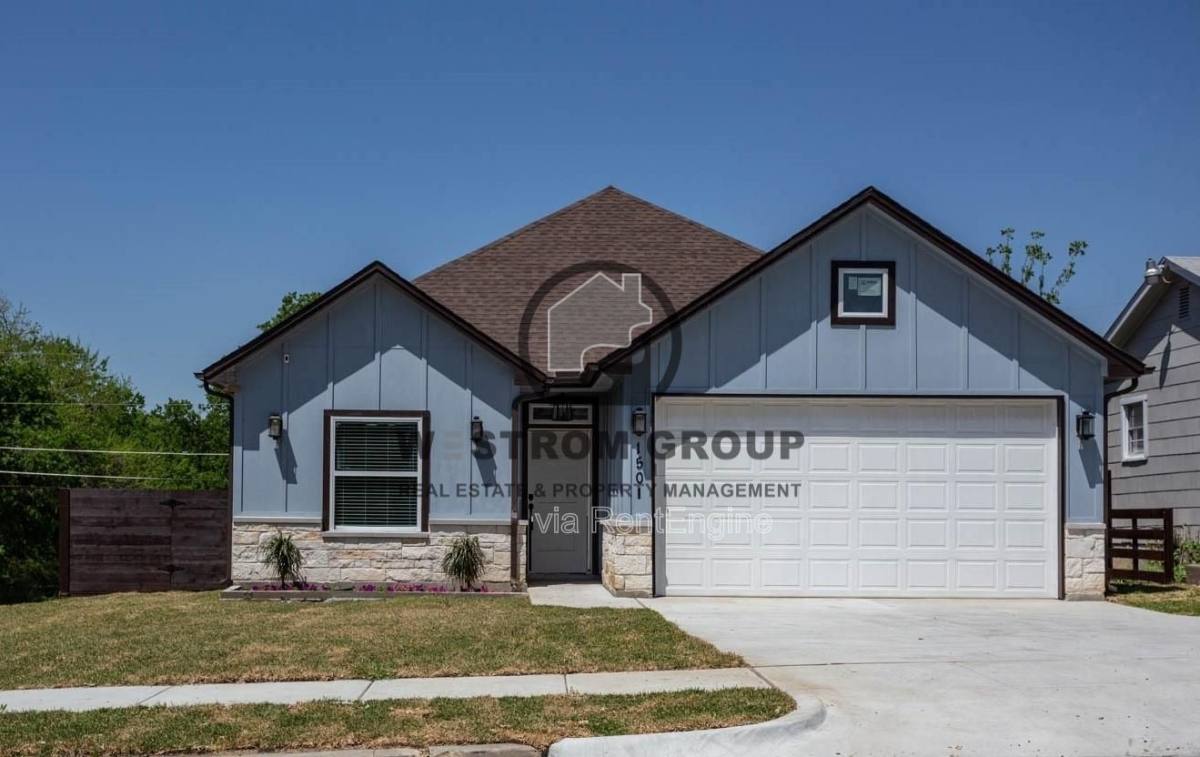 House for rent at 1501 Ave E, Fort Worth, TX 76104