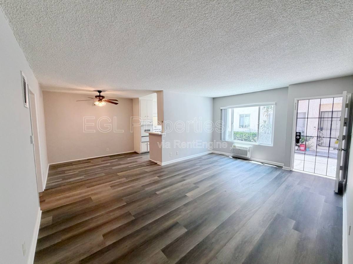 Apartment for rent at 362 N San Vicente Blvd #D, Los Angeles, CA 90048