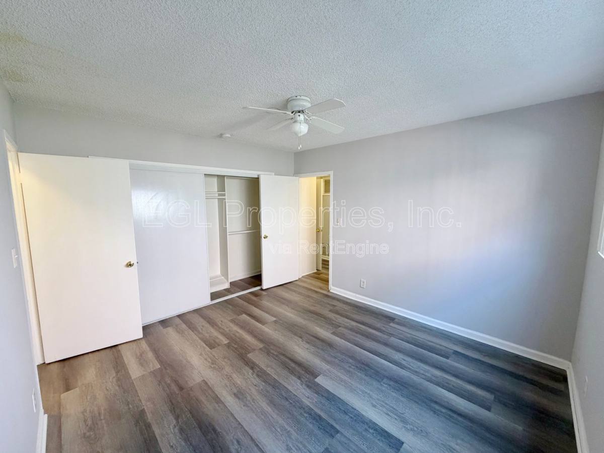 Apartment for rent at 362 N San Vicente Blvd #D, Los Angeles, CA 90048