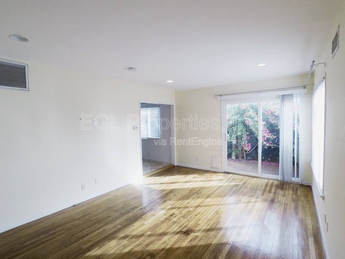 Apartment for rent at 1287 Cochran Ave #1, Los Angeles, CA 90019
