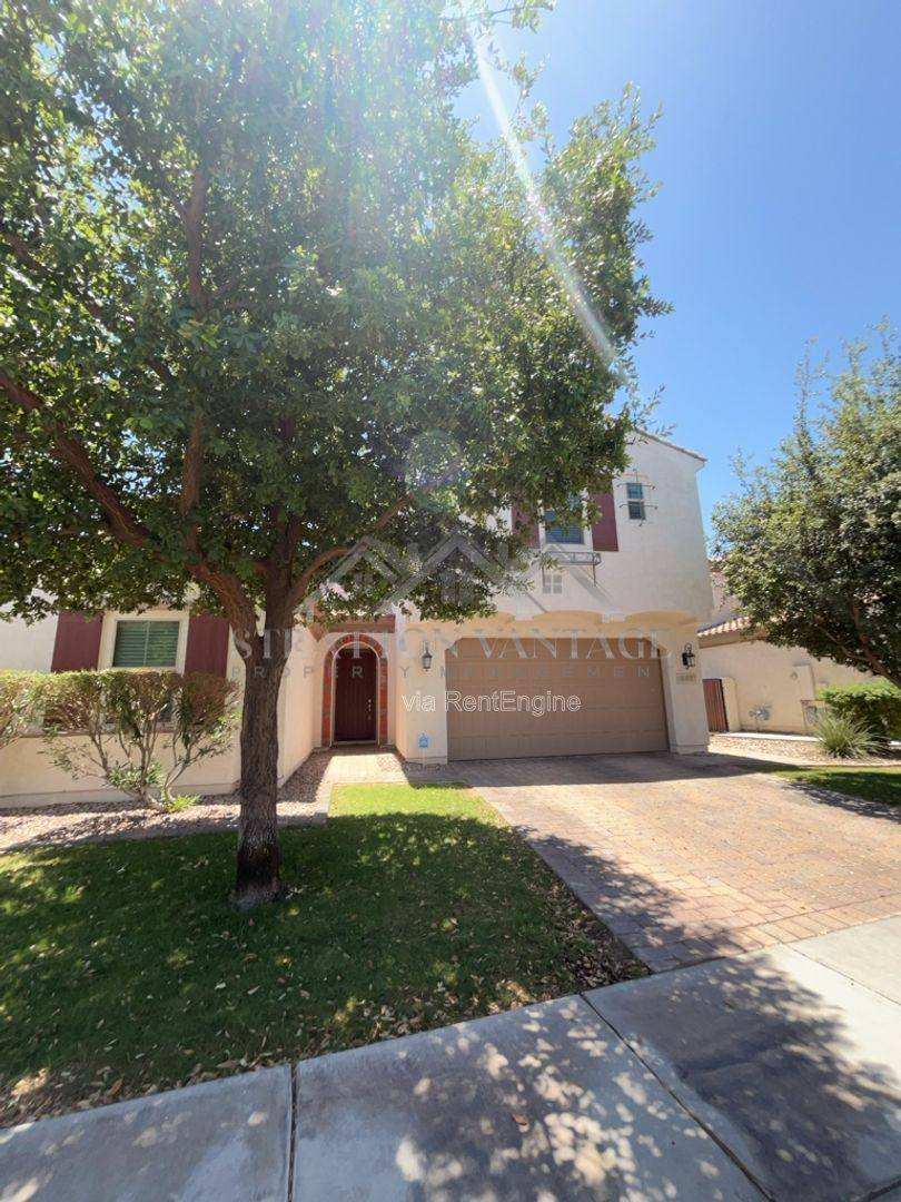 House for rent at 945 W Yellowstone Way, Chandler, AZ 85248