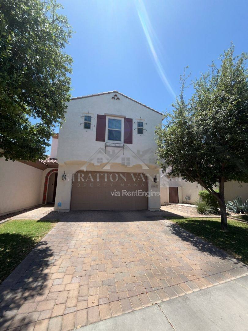 House for rent at 945 W Yellowstone Way, Chandler, AZ 85248