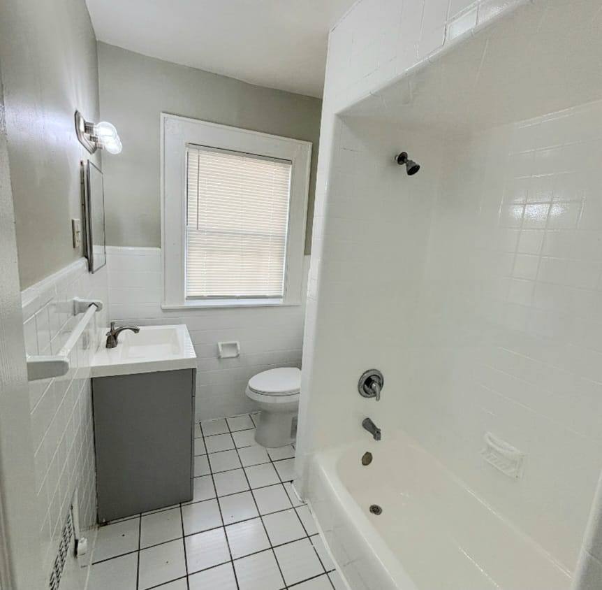 Apartment for rent at 150 Norwood St, Newark, NJ 07106