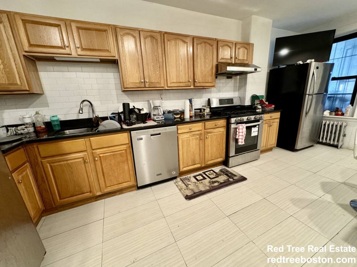 Apartment for rent at 872 Huntington Ave #3, Boston, MA 02115