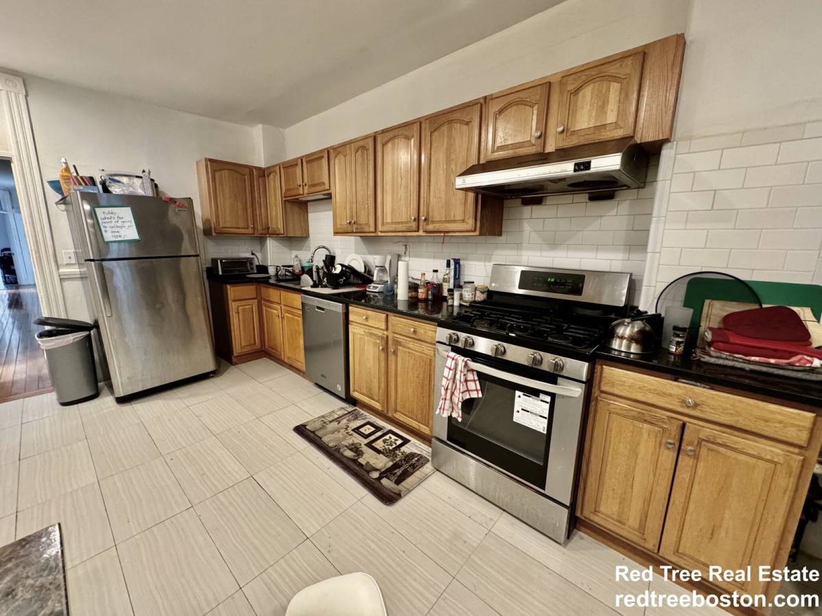 Apartment for rent at 872 Huntington Ave #3, Boston, MA 02115