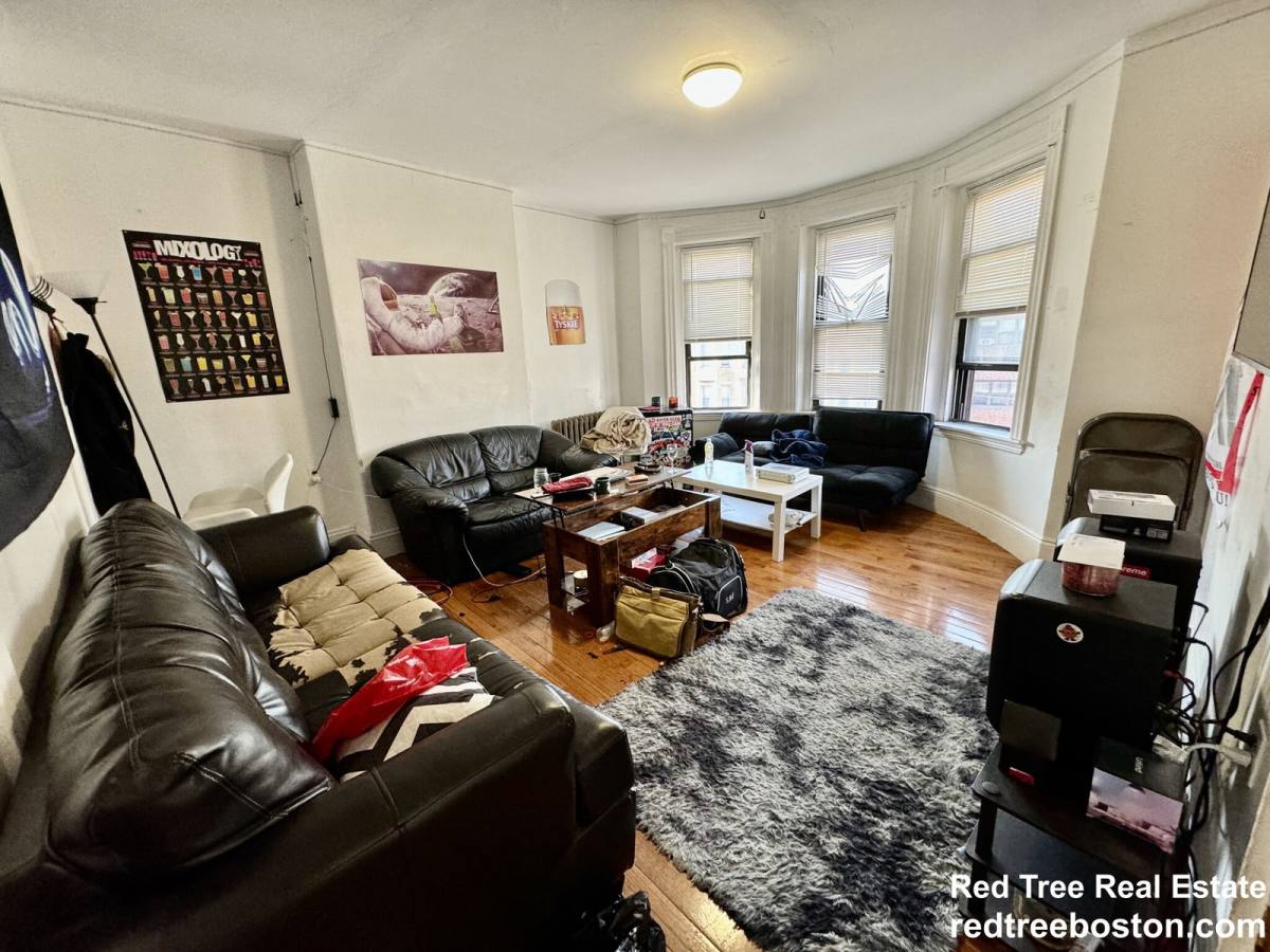 Apartment for rent at 872 Huntington Ave #3, Boston, MA 02115