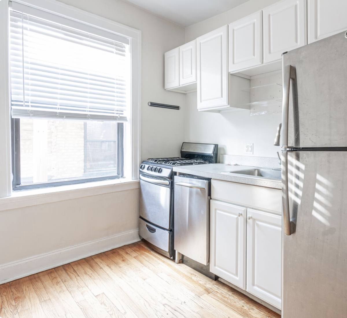 Apartment for rent at 837 W Cornelia Ave #3N, Chicago, IL 60657