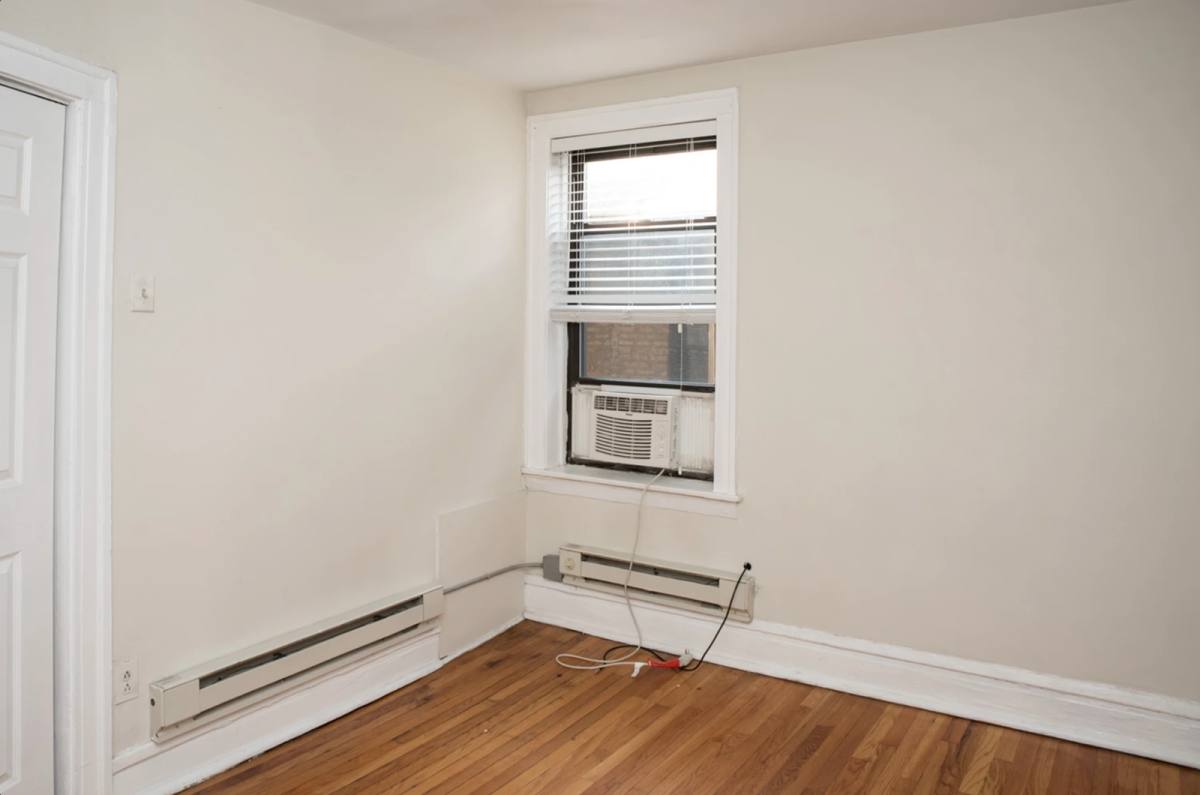 Apartment for rent at 837 W Cornelia Ave #3N, Chicago, IL 60657
