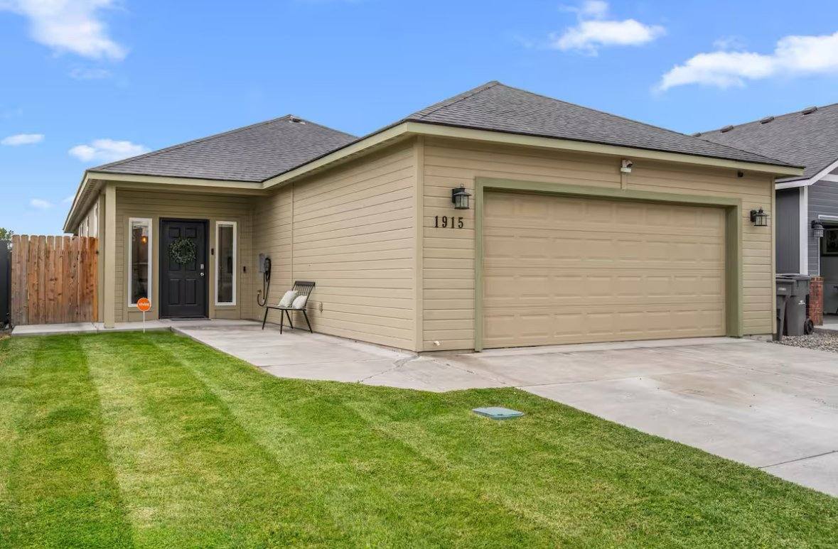 House for rent at 1915 S Neel St, Kennewick, WA 99338