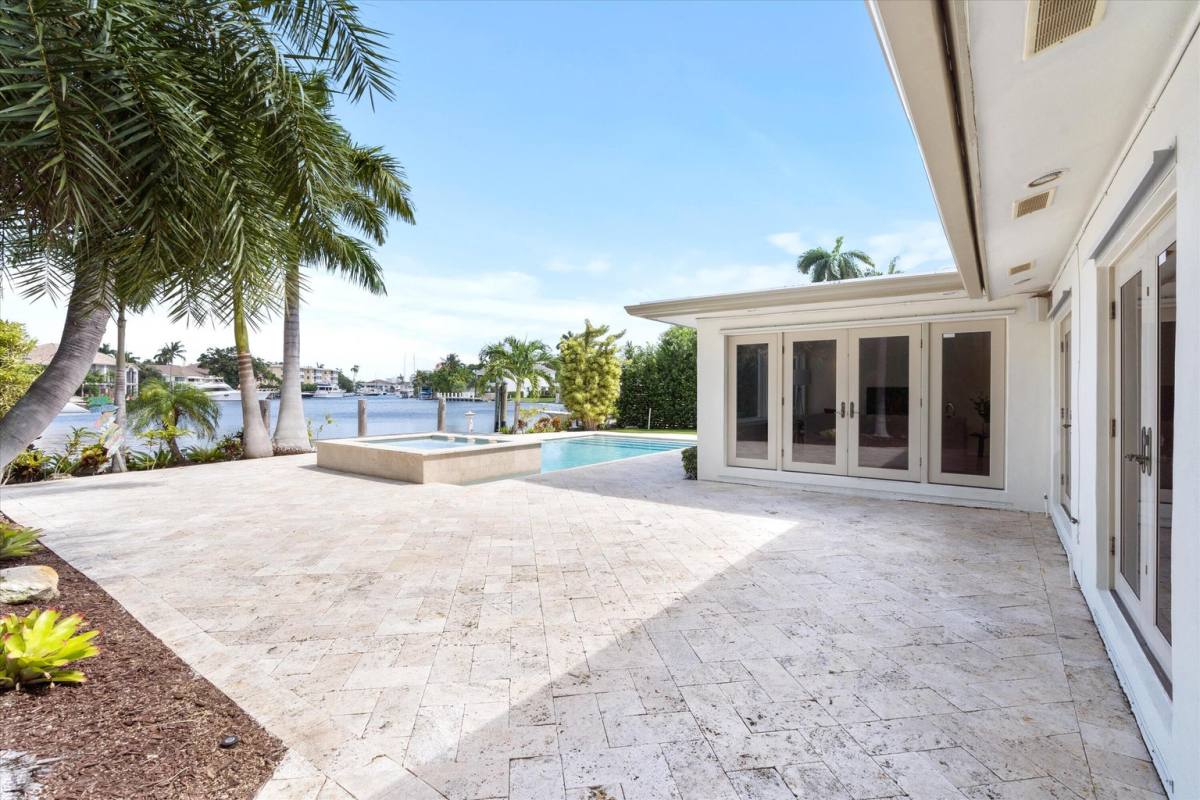 House for rent at 2625 NE 12th St, Fort Lauderdale, FL 33304