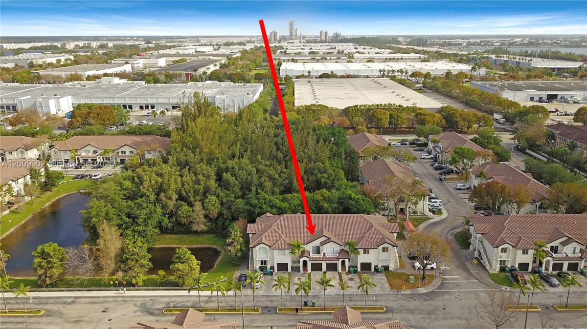 Townhouse for rent at 10921 NW 88th Terrace, Miami, FL 33178