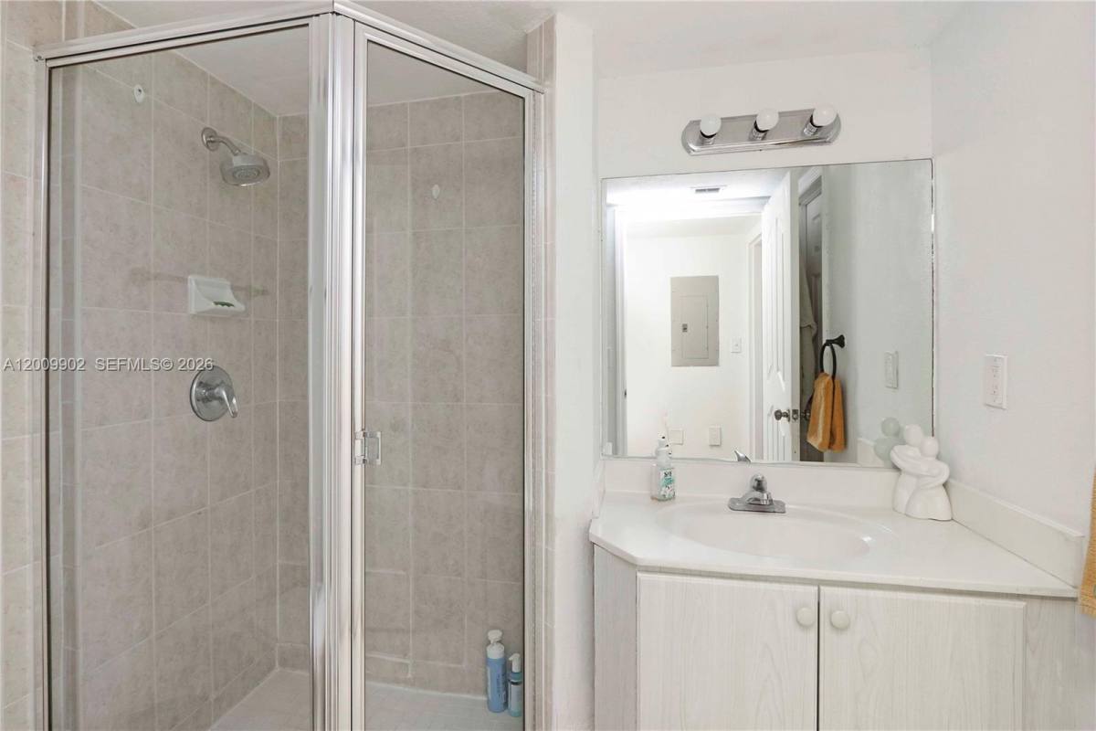 Townhouse for rent at 10921 NW 88th Terrace, Miami, FL 33178