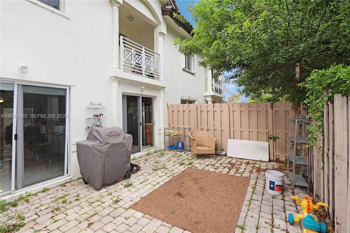 Townhouse for rent at 10921 NW 88th Terrace, Miami, FL 33178