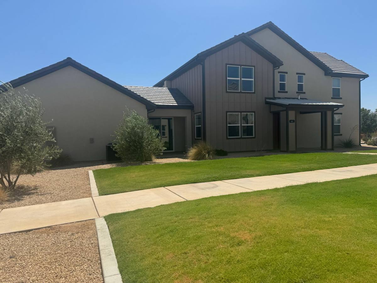 Townhouse for rent at 662 W Rosa Lane, Saint George, UT 84790