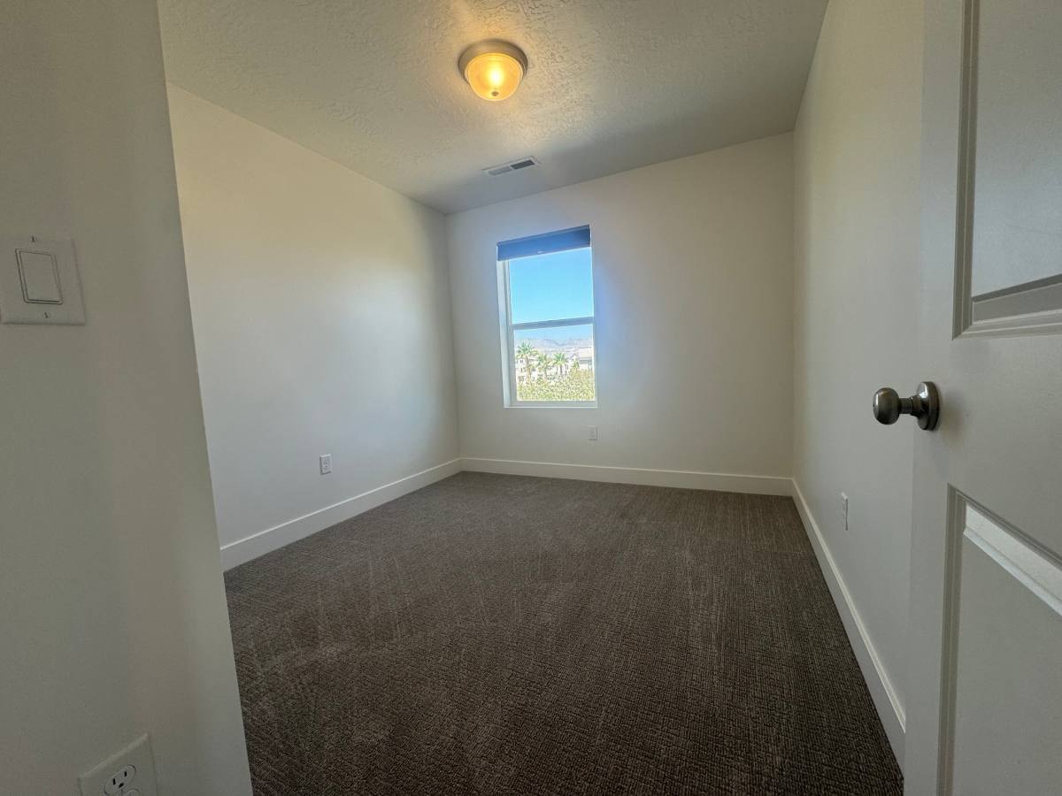 Townhouse for rent at 662 W Rosa Lane, Saint George, UT 84790