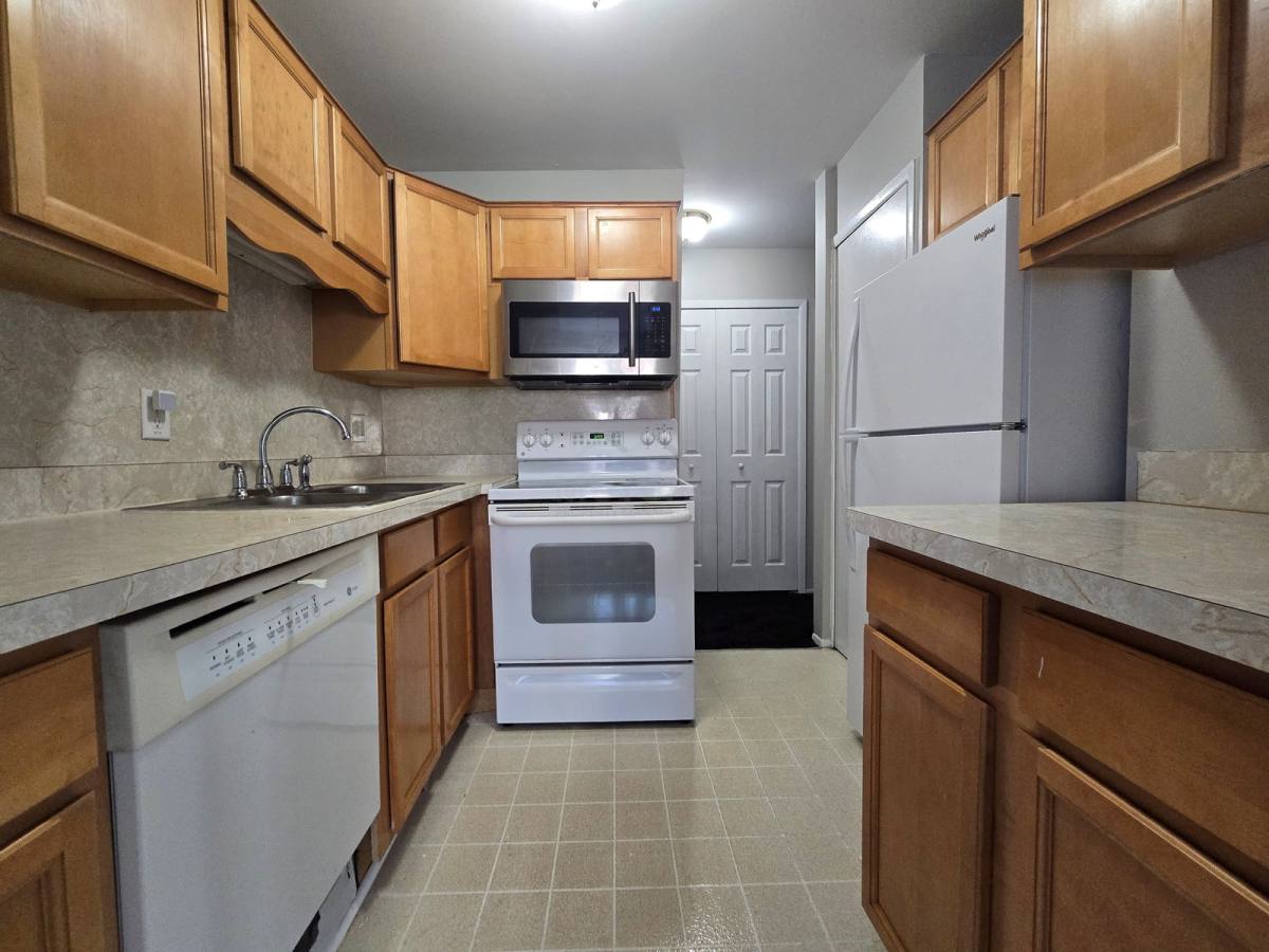 Condo for rent at 30276 Southfield Rd #215, Southfield, MI 48076