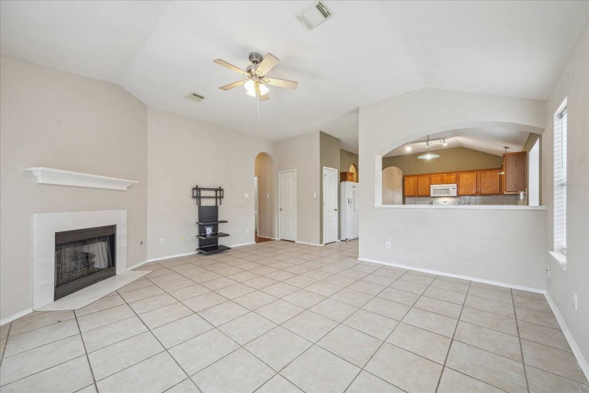 House for rent at 9721 Cottage St, Pearland, TX 77584