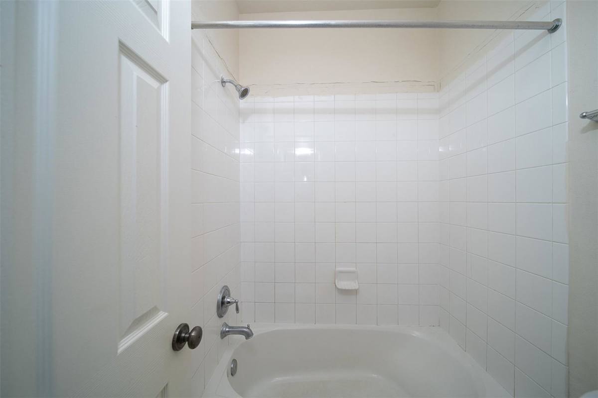 House for rent at 12811 Flat Creek Dr, Pearland, TX 77584