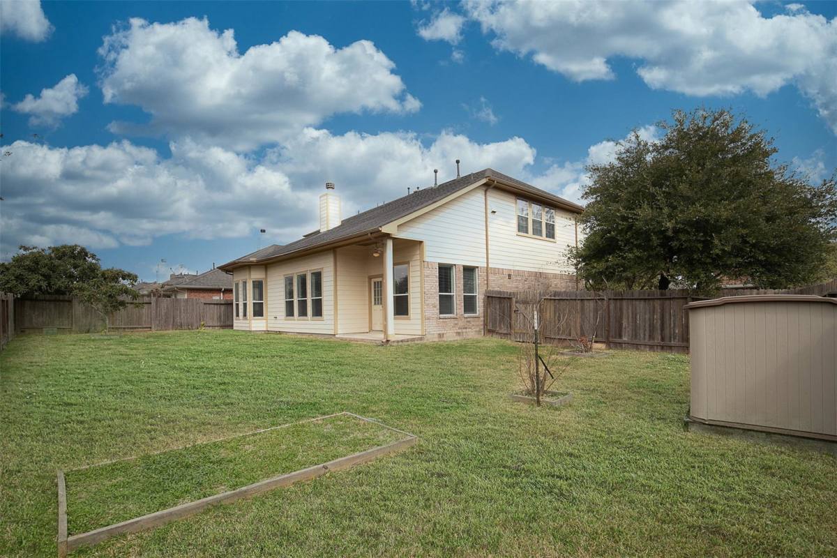 House for rent at 12811 Flat Creek Dr, Pearland, TX 77584