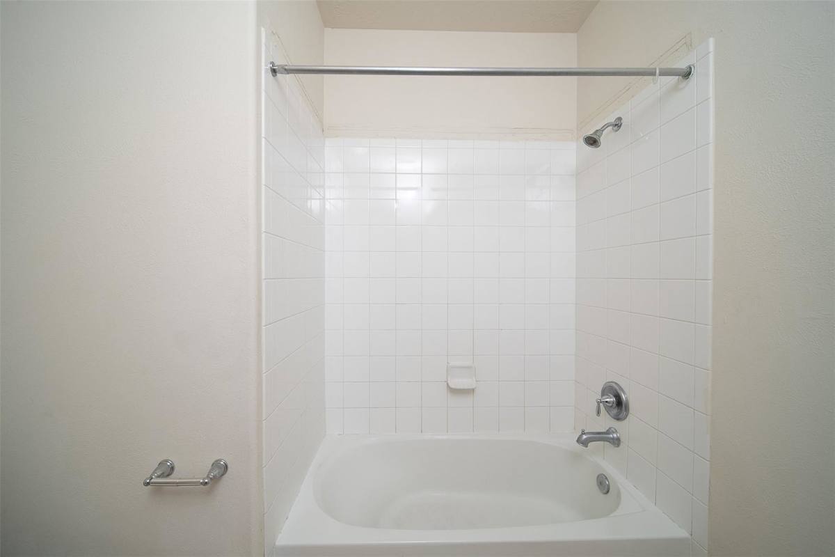 House for rent at 12811 Flat Creek Dr, Pearland, TX 77584