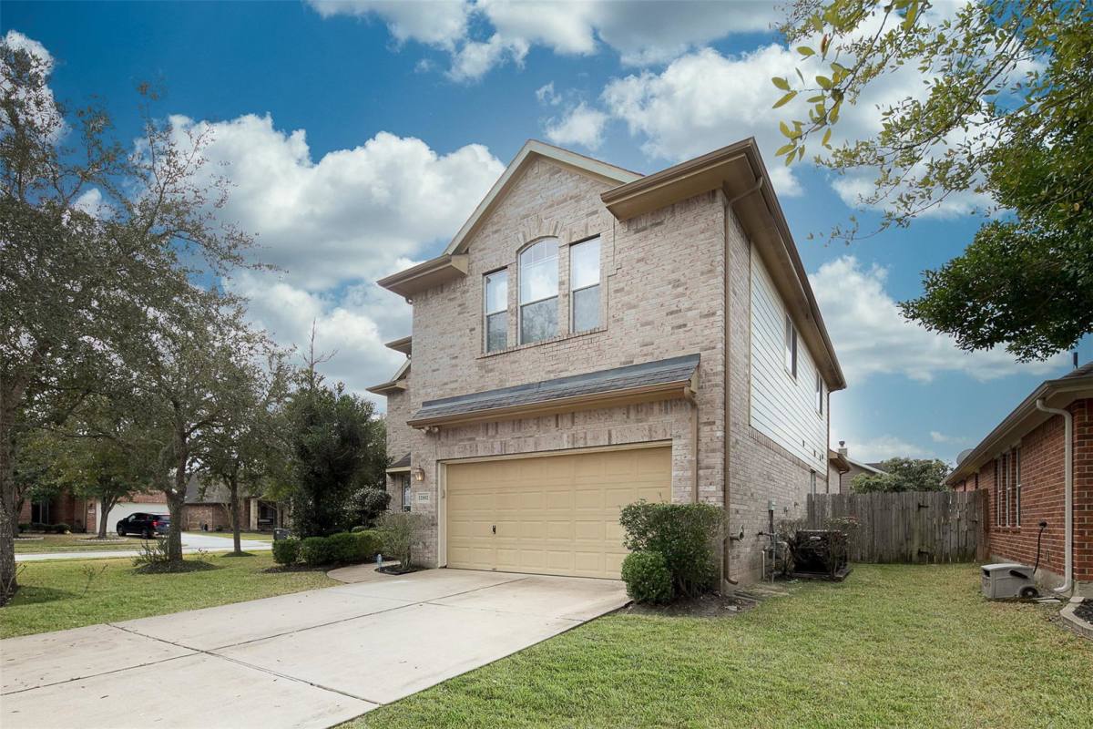 House for rent at 12811 Flat Creek Dr, Pearland, TX 77584