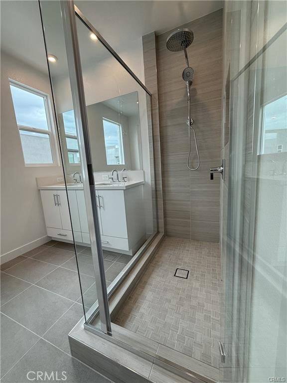 House for rent at 677 S Lyon St, Santa Ana, CA 92705
