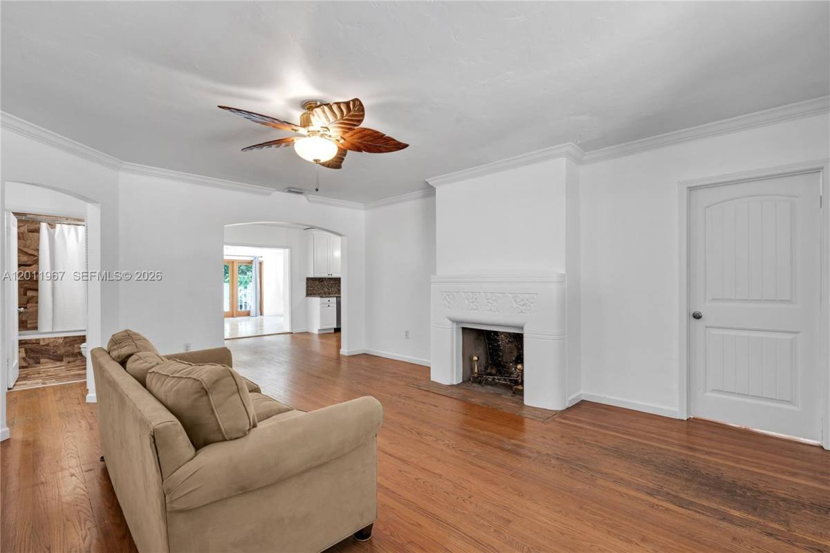 House for rent at 260 SW 29th Rd, Miami, FL 33129