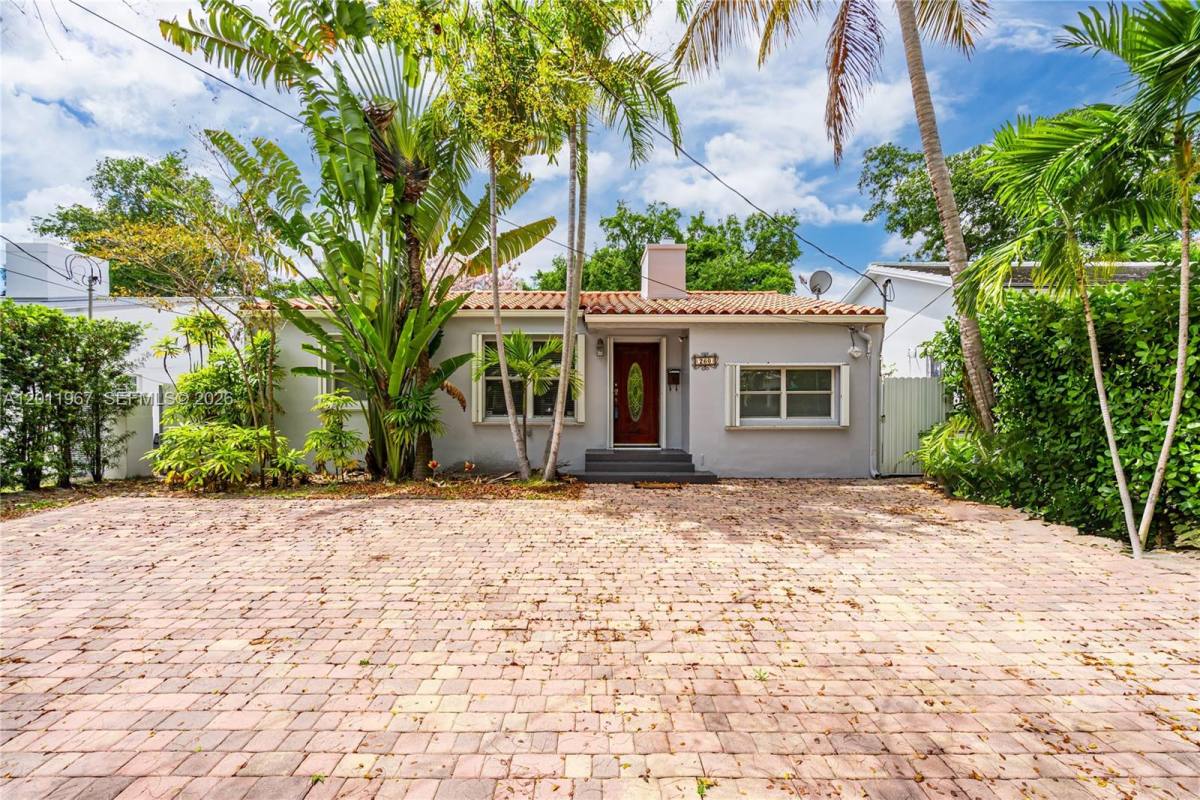 House for rent at 260 SW 29th Rd, Miami, FL 33129