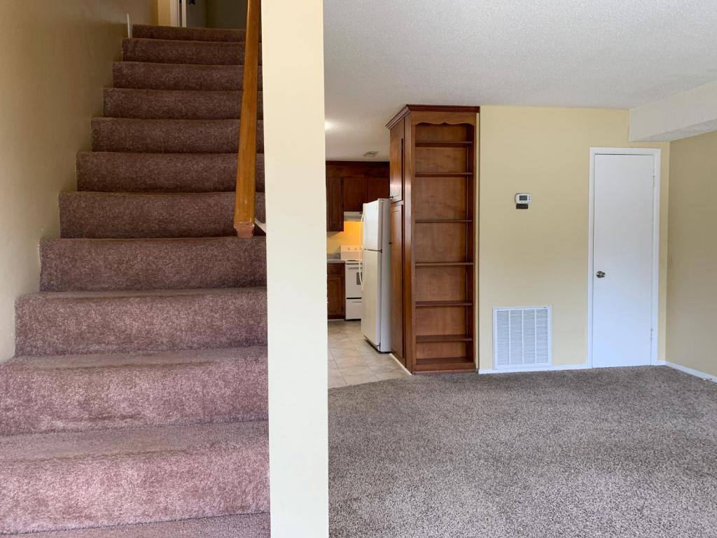 Apartment for rent at 102 Weeks Dr #5, Enterprise, AL 36330