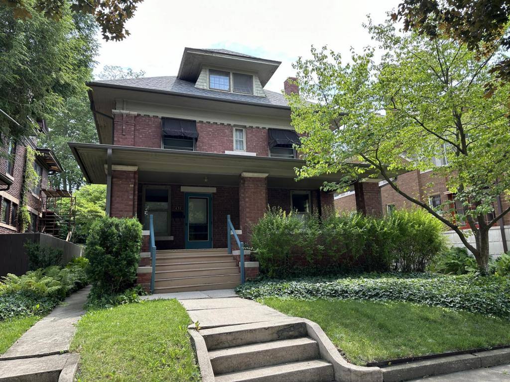 House for rent at 431 N Cherry St, Galesburg, IL 61401